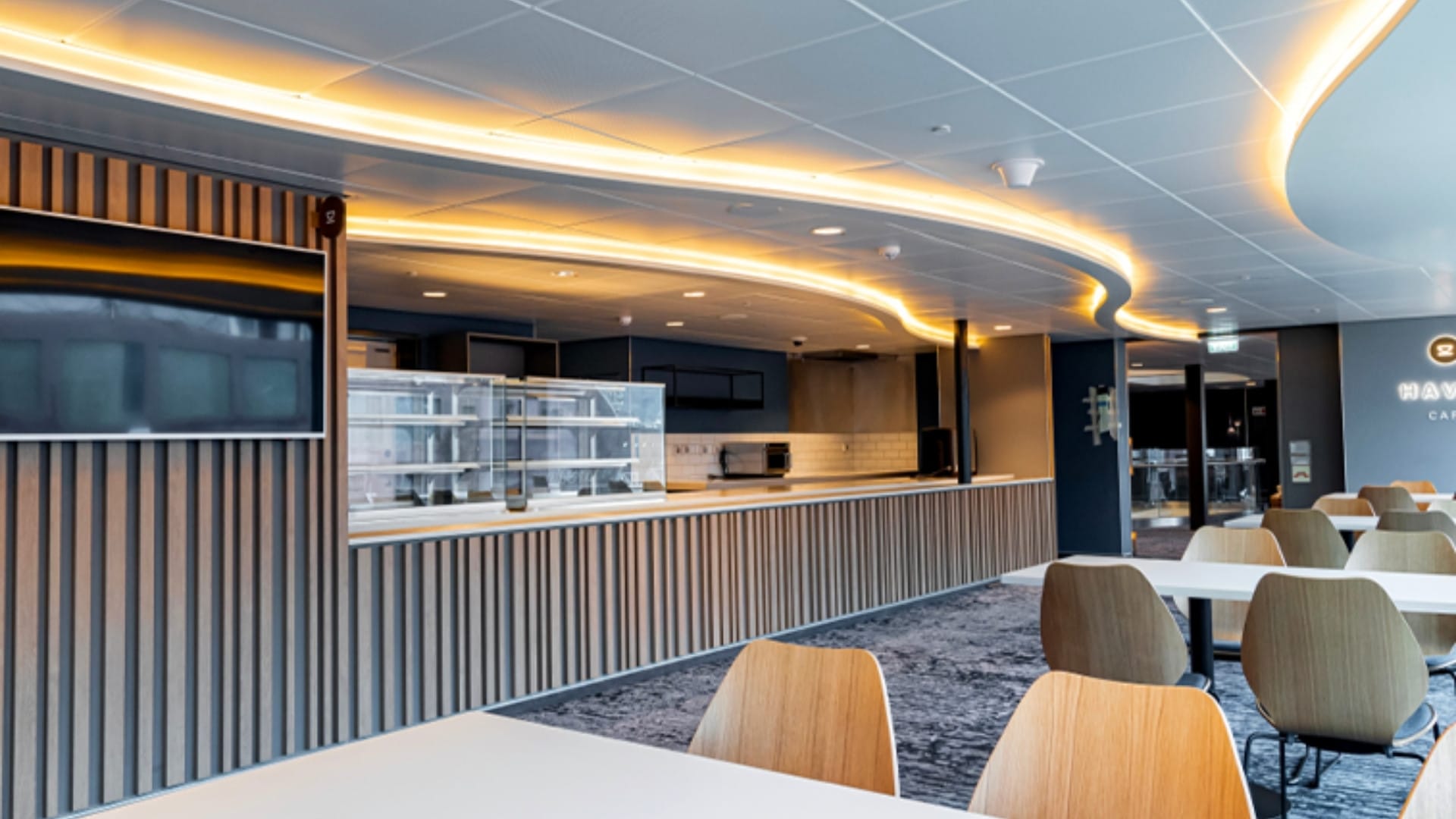 The Role of Management in Cruise Ship Interior Design